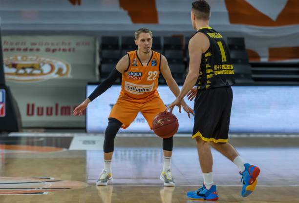 均有意这位 均有意这位