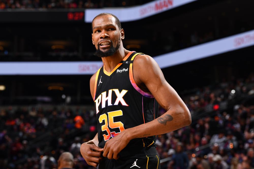 界高管在签 界高管在签