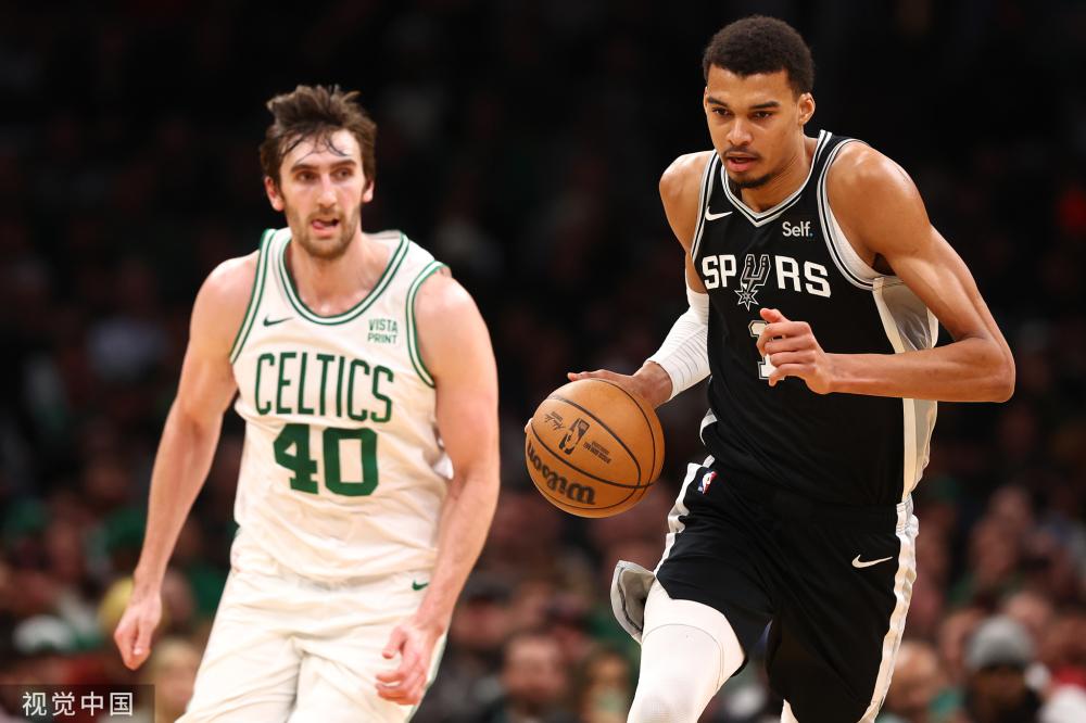 崭露头角并 崭露头角并