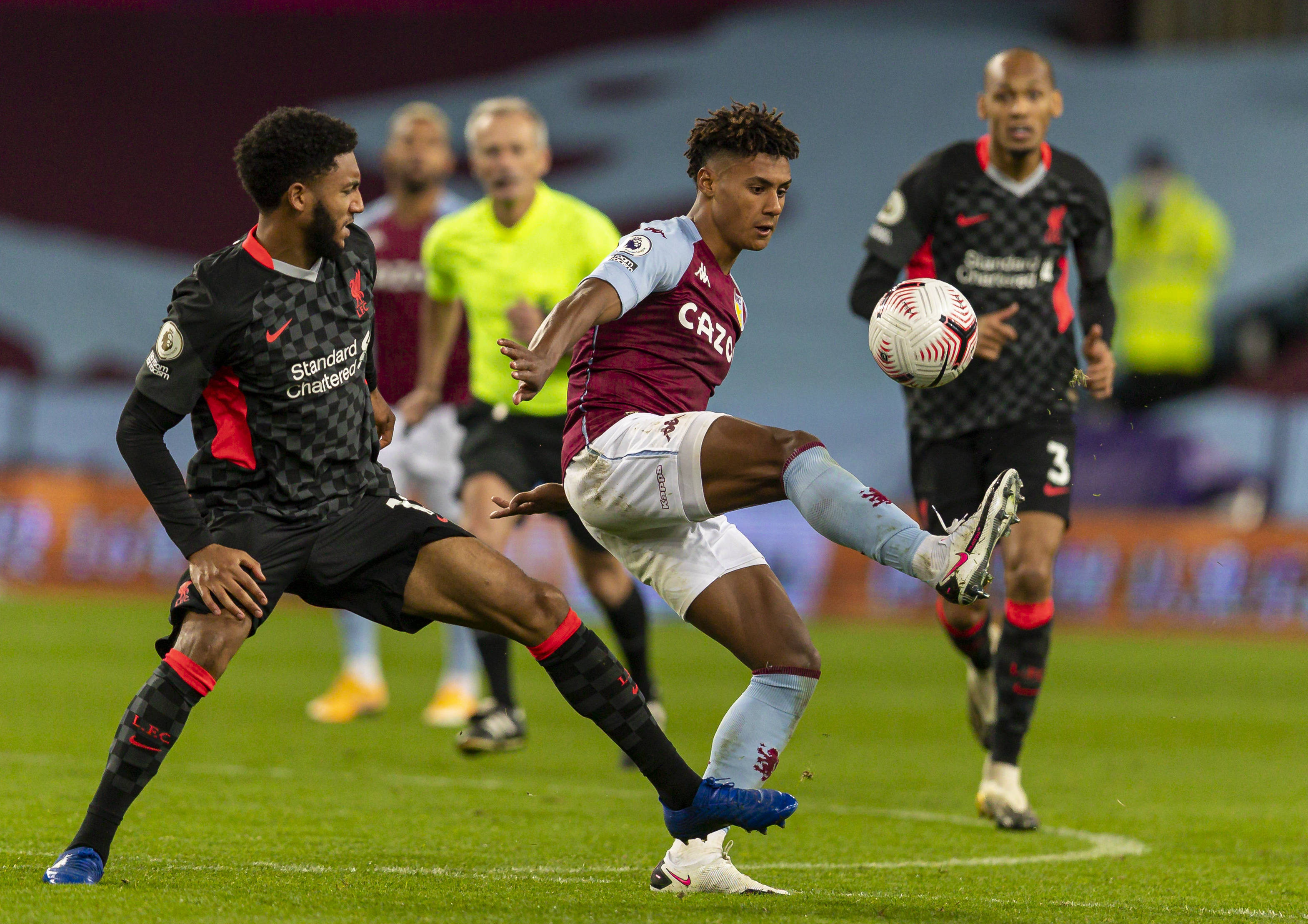 界赛场屡有 界赛场屡有